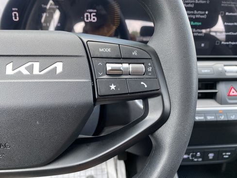 Used 2025 Kia K4 FWD image 19
