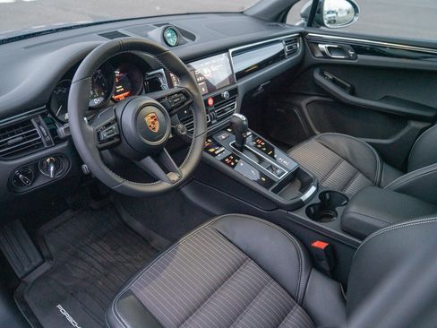 Certified 2026 Porsche Macan Turbo AWD/4WD image 4