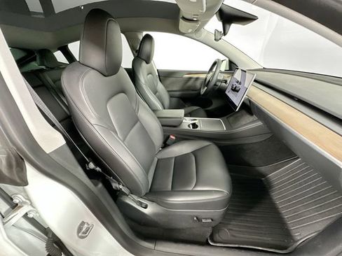 Used 2023 Tesla Model Y Long Range image 25