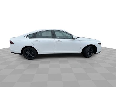 Used 2024 Honda Accord EX image 9