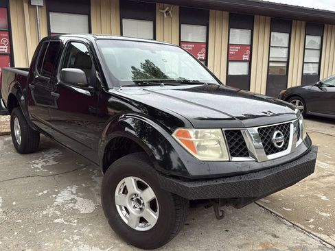 Used 2005 Nissan Frontier SE RWD image 3
