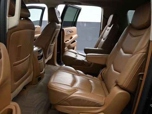 Used 2016 Cadillac Escalade ESV Platinum image 18