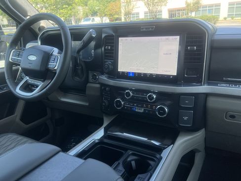 New 2027 Ford F250 Platinum w/ Platinum Plus Package AWD/4WD image 3