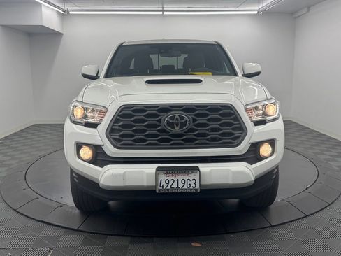 Used 2021 Toyota Tacoma TRD Sport w/ Technology Package AWD/4WD image 4