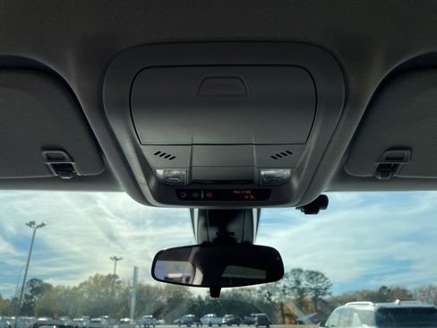 Used 2025 Chevrolet Blazer LT image 20