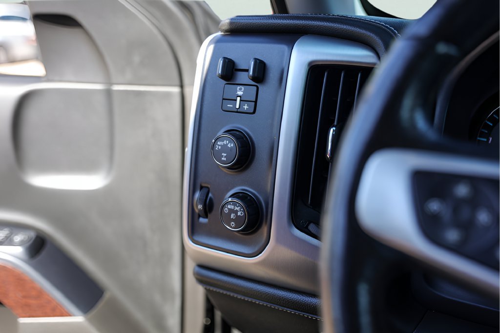 Used 2018 GMC Sierra 1500 SLT AWD/4WD image 17