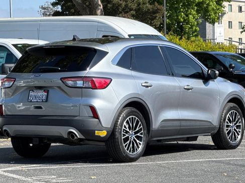 Used 2021 Ford Escape SEL w/ Technology Package FWD image 4