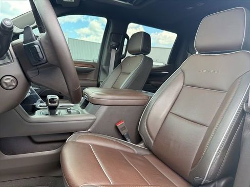 Used 2024 GMC Sierra 1500 Denali w/ Technology Package AWD/4WD image 16