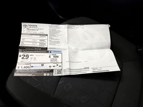 Used 2021 Toyota RAV4 XLE AWD/4WD image 27