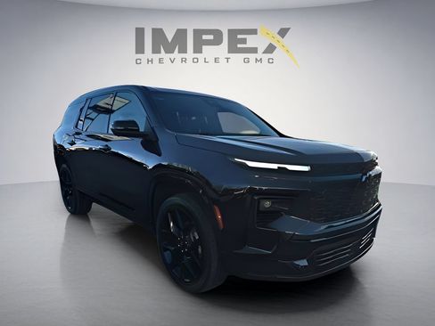 Used 2024 Chevrolet Traverse RS w/ LPO, Floor Liner Package AWD/4WD image 7
