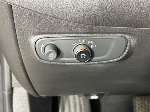 Used 2023 Chevrolet Equinox LT image 19