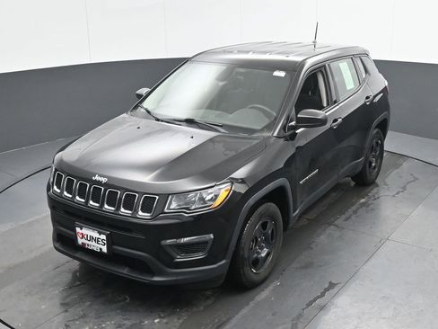Used 2018 Jeep Compass Sport image 17