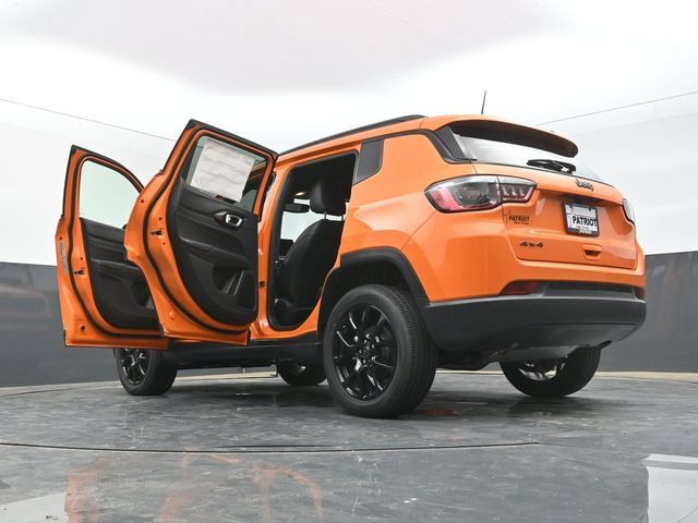 Used 2026 Jeep Compass Latitude AWD/4WD image 59