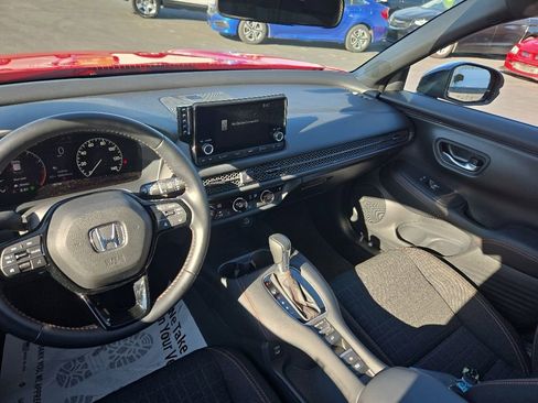 Certified 2025 Honda HR-V Sport image 28