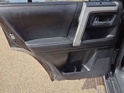 Used 2014 Toyota 4Runner Limited image 19