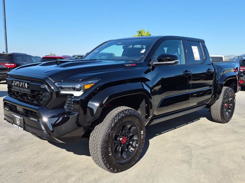 Used 2025 Toyota Tacoma TRD Pro AWD/4WD image 3
