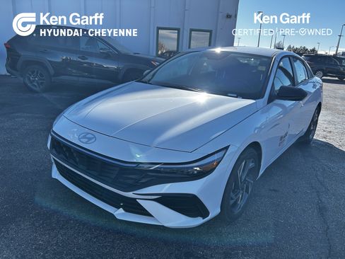 Used 2025 Hyundai Elantra SEL w/ Cargo Package image 1