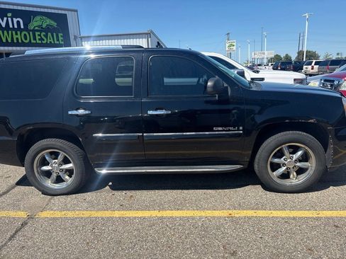 Used 2008 GMC Yukon Denali AWD/4WD image 2