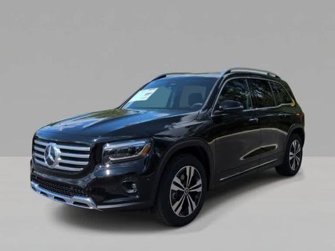Used 2026 Mercedes-Benz GLB 250 4MATIC image 4
