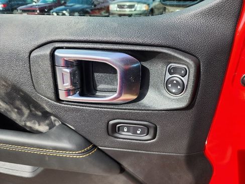 New 2025 Jeep Wrangler Unlimited Sahara w/ Dual Top Group AWD/4WD image 23
