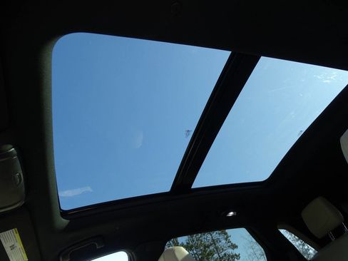 Used 2017 Cadillac XT5 Luxury image 12