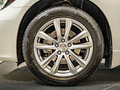 Used 2015 INFINITI Q70 3.7 w/ Deluxe Touring Package AWD/4WD image 13