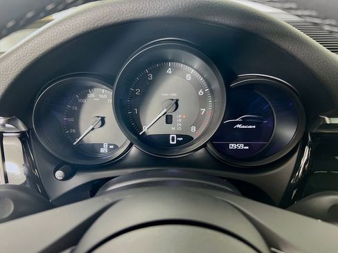 New 2026 Porsche Macan image 13