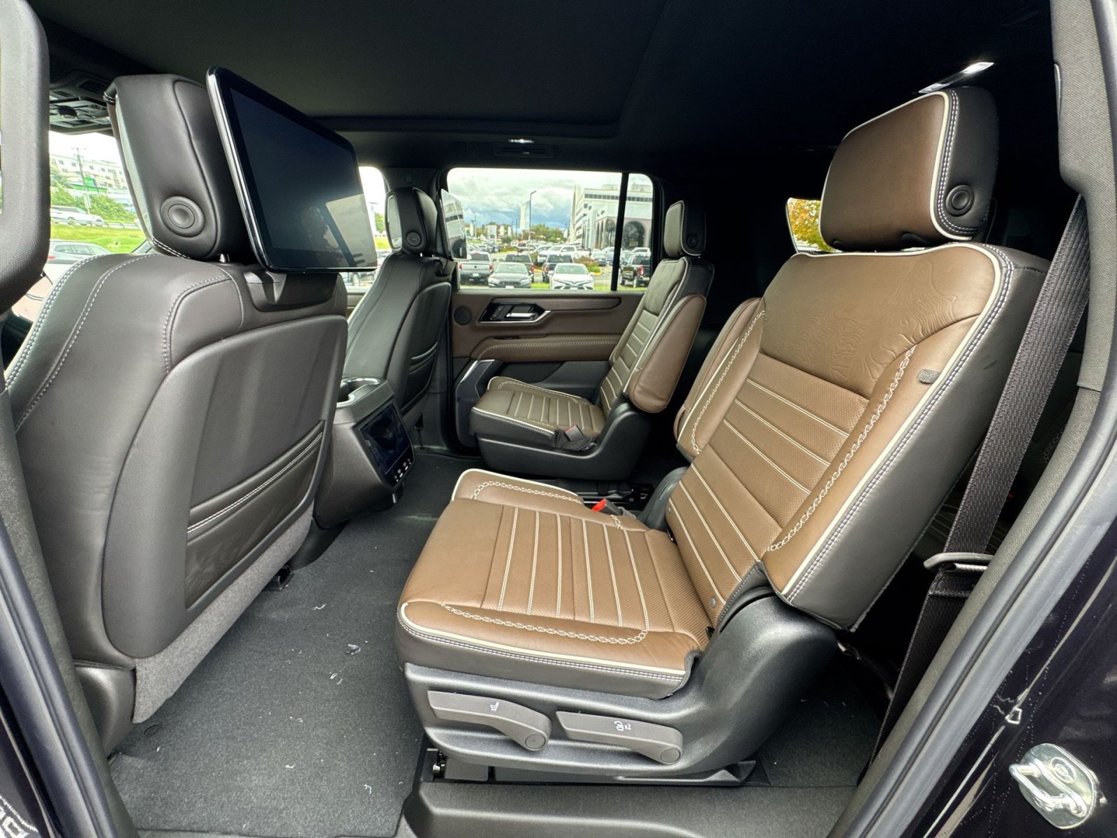 New 2027 GMC Yukon XL Denali Ultimate AWD/4WD image 25