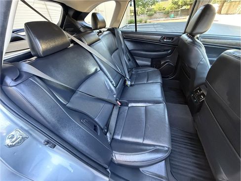 Used 2016 Subaru Outback 2.5i Limited AWD/4WD image 10
