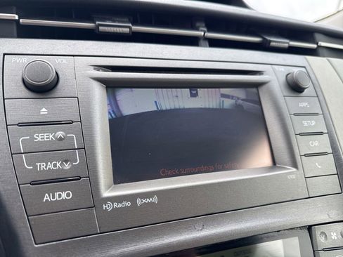 Used 2015 Toyota Prius Three image 19