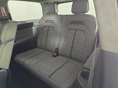 Used 2023 Rivian R1S Adventure image 22