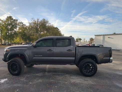 Used 2017 Toyota Tacoma SR5 image 7