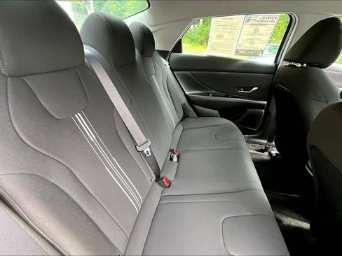 Used 2023 Hyundai Elantra SEL w/ Convenience Package FWD image 15