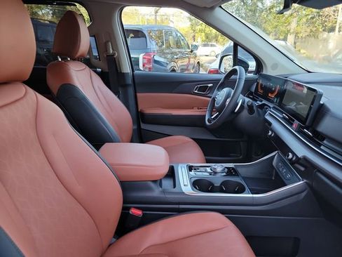Used 2026 Kia Carnival EX FWD image 38