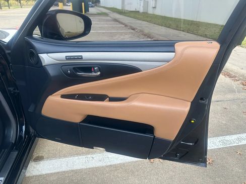 Used 2016 Lexus LS 460 RWD image 28