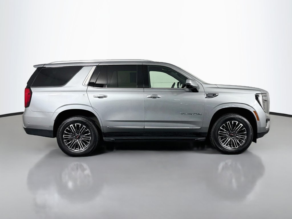 Used 2025 GMC Yukon Elevation AWD/4WD image 8