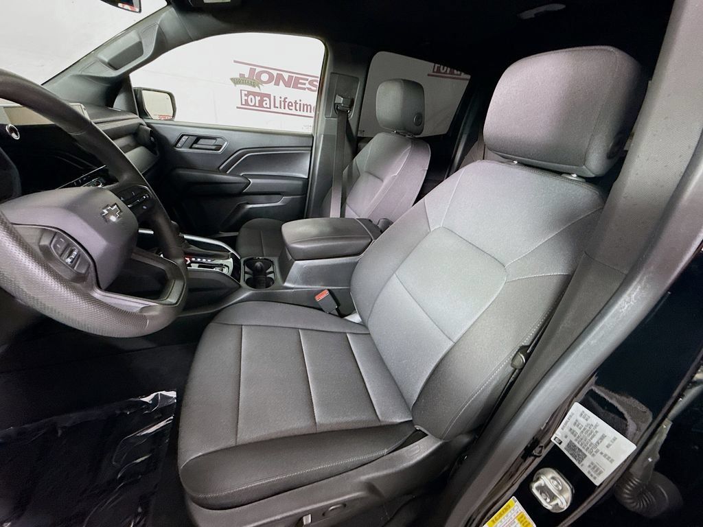 Used 2024 Chevrolet Colorado Trail Boss w/ Technology Package AWD/4WD image 24