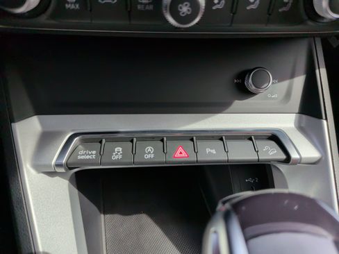 Used 2022 Audi Q3 2.0T Premium w/ Convenience Package image 20