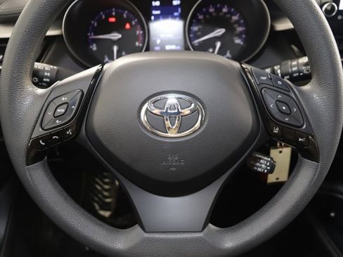 Used 2021 Toyota C-HR LE image 33