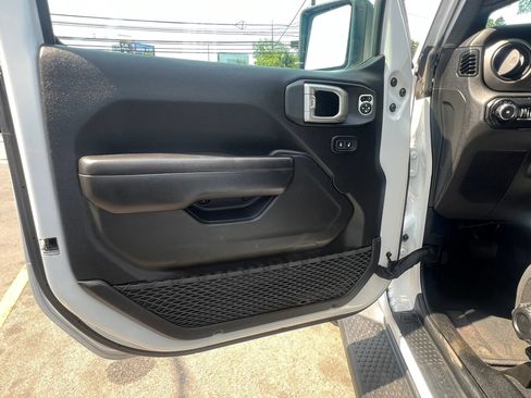 Used 2020 Jeep Wrangler Unlimited Sport S AWD/4WD image 12