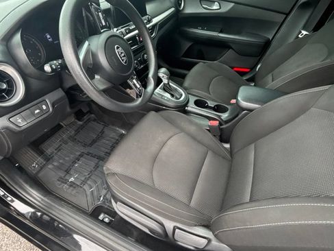 Used 2021 Kia Forte LXS FWD image 12