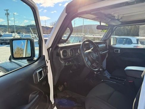 Used 2023 Jeep Wrangler Willys image 19