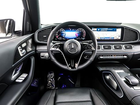 New 2026 Mercedes-Benz GLS 450 4MATIC image 4