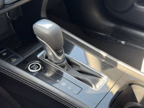 Used 2024 Nissan Kicks SR w/ SR Premium Package FWD image 20