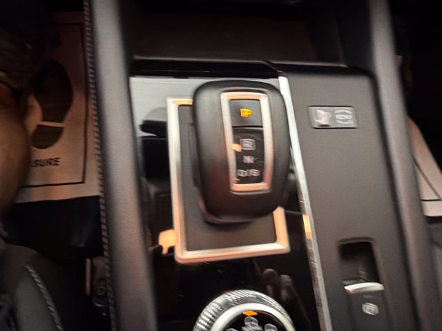 Used 2024 Mitsubishi Outlander 4WD Plug-In Hybrid image 40