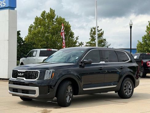 Used 2024 Kia Telluride LX FWD image 8