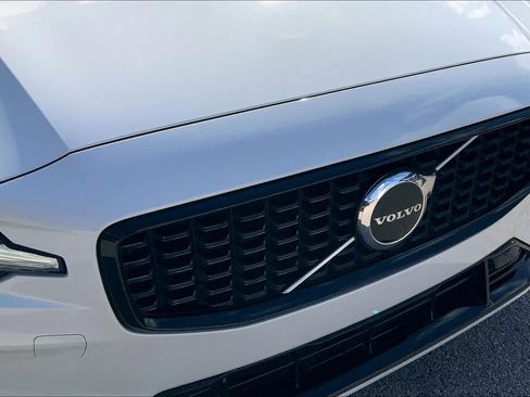 Used 2024 Volvo S60 B5 Core image 29