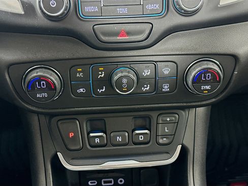 Used 2018 GMC Terrain SLT w/ Preferred Package image 24