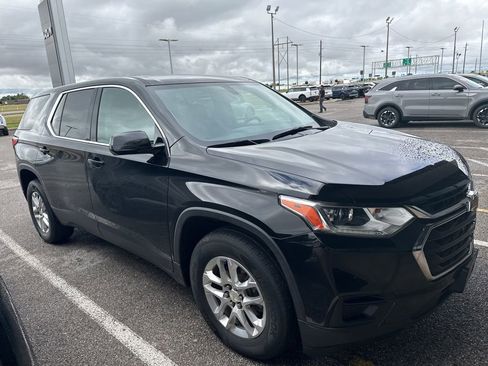 Used 2018 Chevrolet Traverse LS FWD image 3