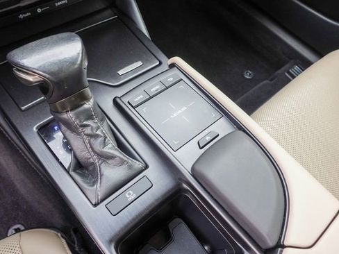 Used 2020 Lexus ES 350 w/ Premium Package image 22